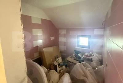 Casă cu 4 camere cu Teren 650 Mp în Central