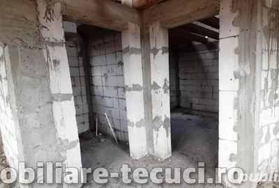 Casa la rosu cu 1000 mp teren in com Munteni, parter ?i mansarda - 13