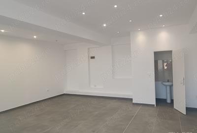 Spațiu comercial, de 40 mp, în Central - 9