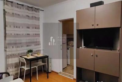 Garsonieră decomandată în 1 Decembrie 1918