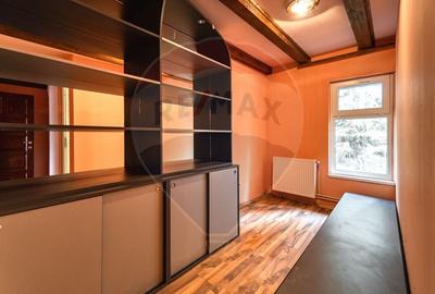 Casă cu 6 camere cu Teren 463 Mp în Sud - 14