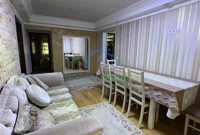 Apartament cu 4 camere decomandat în Craiovița Nouă