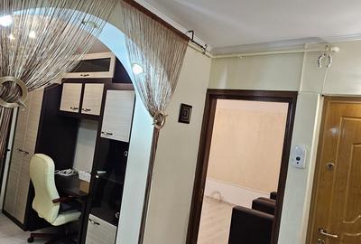 Apartament cu 2 camere decomandat în Enachiță Văcărescu