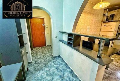 Apartament cu 3 camere decomandat în Nerva Traian