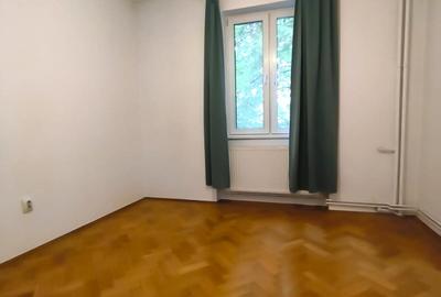 Apartament cu 2 camere decomandat în P-ța Victoriei - 2