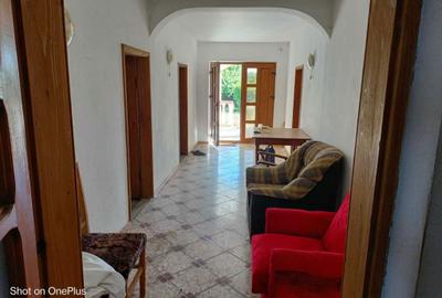 Casă cu 4 camere în Hălăucești - 2