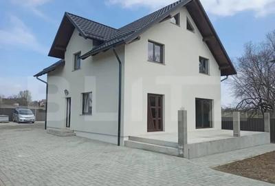 Casă cu 4 camere cu Teren 2500 Mp în Central - 10