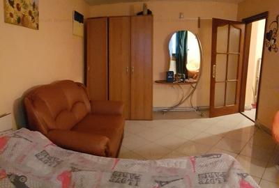 Garsoniera mobilata, cu CT, la parter, pe Republicii - Rodica - 16