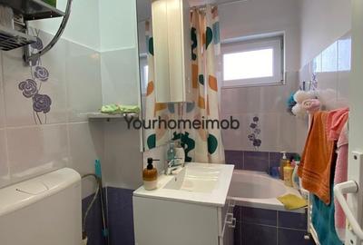 Apartament cu 3 camere semidecomandat în Craiovița Nouă - 1