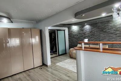 Apartament cu 3 camere semidecomandat în Micro 39 - 1