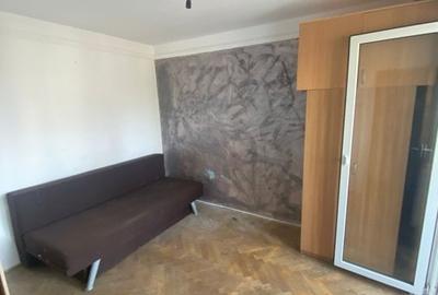 Apartament 3 camere etaj 3/4, zona Alexandru cel Bun - 1