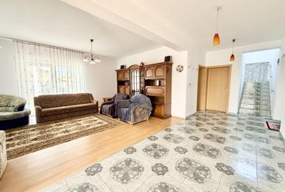 Casă individuală cu 8 camere cu Teren 1229 Mp în Moșnița Veche - 2