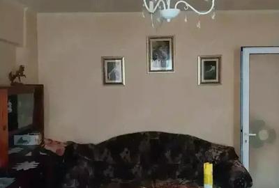 Apartament cu 4 camere decomandat în Central - 1