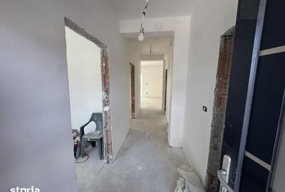 Casă cu 5 camere cu Teren 270 Mp în Fratelia - 4