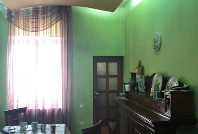 Casă cu 8 camere cu Teren 750 Mp în Central - 12