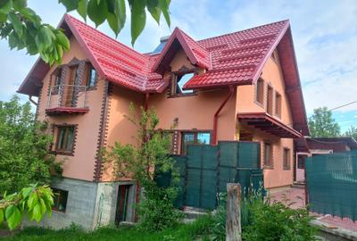 Casă cu 4 camere în Surdești - 3