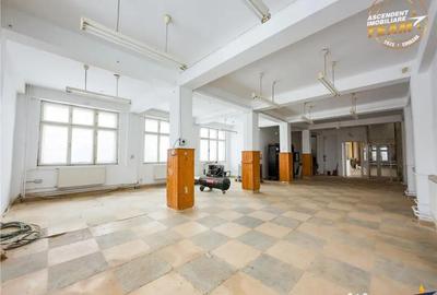 Spațiu comercial, de 566 mp, în Central - 9