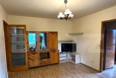Apartament de vanzare, 3 camere, 65 mp, etaj intermediar, zo - 4