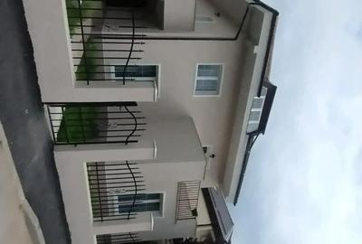 Casă cu 6 camere în Crevedia - 1