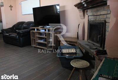 Casă cu 5 camere cu Teren 4458 Mp în Bratca - 10