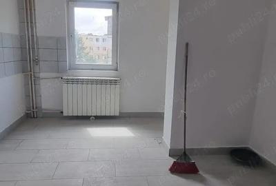 Inchiriez apartament doua camere nemobilat, Pitesti, Exercitiu - 5