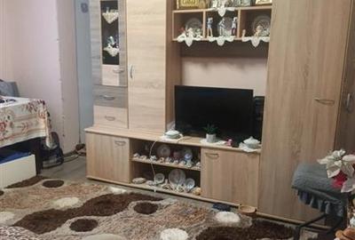 Apartament cu 2 camere semidecomandat, mobilat în Iris
