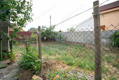 Casa singur in curte, cu dublu front stradal, cu garaj in Iosia - 1