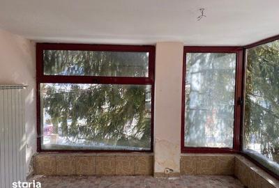 Casă cu 6 camere cu Teren 600 Mp în Central - 2