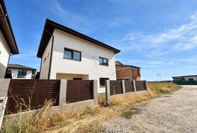 Casă individuală cu 5 camere cu Teren 323 Mp în Berceni