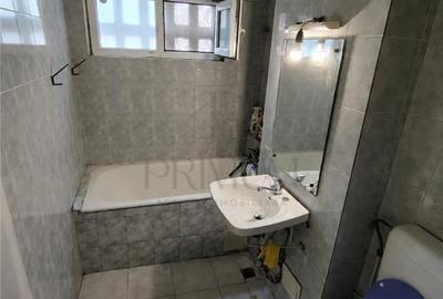 Apartament cu 2 camere semidecomandat în Cetății
