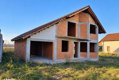 Casă cu 3 camere în Sânmihaiu German