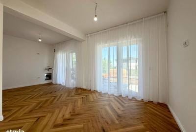 Casă cu 4 camere decomandat în Central