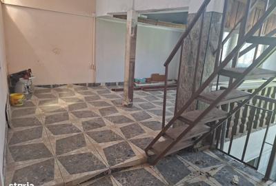 Casă cu 4 camere în Eroilor - 1