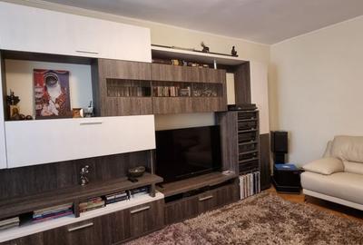 Apartament cu 4 camere Luminos cu Balcon si Parcare – Imobil de Vis! - 1