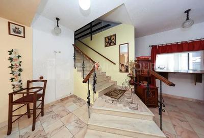 Casă cu 11 camere cu Canalizare în Bran - 3