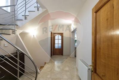 Casa / Vila cu 5 camere de inchiriat in Luncani, Bacau - 12