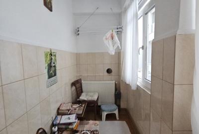 Apartament cu 3 camere semidecomandat, mobilat în Decebal - 14