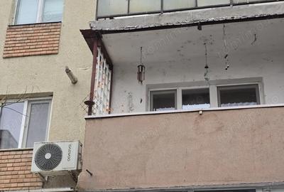 Apartament cu 3 camere decomandat în Alfa - 7
