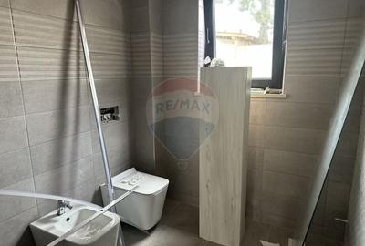 Casa / Vila cu 5 camere de vanzare - 12