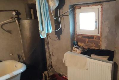 Casă cu 3 camere cu Teren 1200 Mp în Otvești - 1