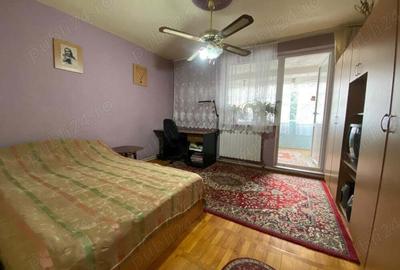 Apartament cu 3 camere decomandat în 22 Decembrie - 9