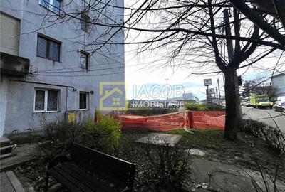 Apartament cu 3 camere decomandat, mobilat în Narcisa - 24