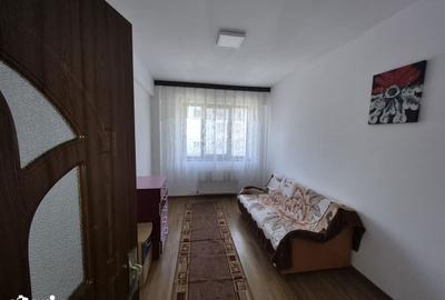 Apartament cu 3 camere în Podu Roș - 4