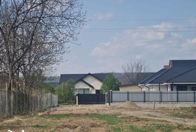 Teren de 670 mp, în Hemeiuș - 3