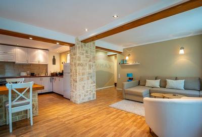 Apartament de Lux | Curte Privata, Garaj | Priveli?te S...