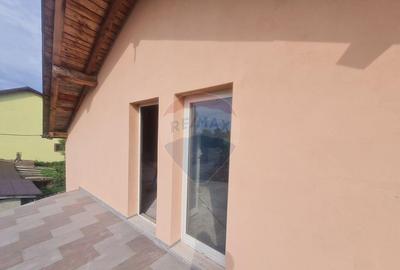 Casa cu 5 camere de vanzare (P+M) in comuna Bolotesti - 3