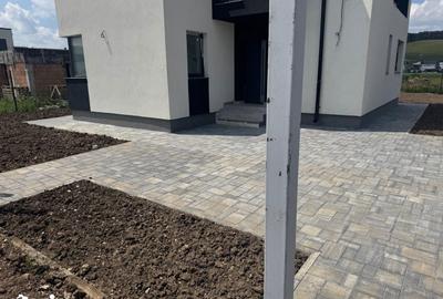 Casă cu 5 camere cu Teren 500 Mp în Sânpetru - 2