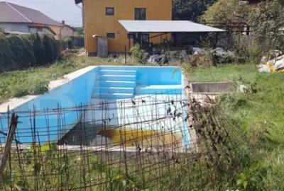Casă cu 3 camere cu Piscina în Central - 2