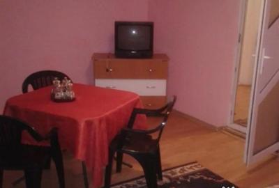 Casă cu 8 camere cu Teren 300 Mp în Lumina - 1