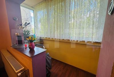 Apartament cu 4 camere semidecomandat, mobilat în Tractorul - 3